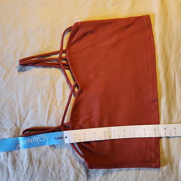 Crop top with bust detail - Picture 2 of 4